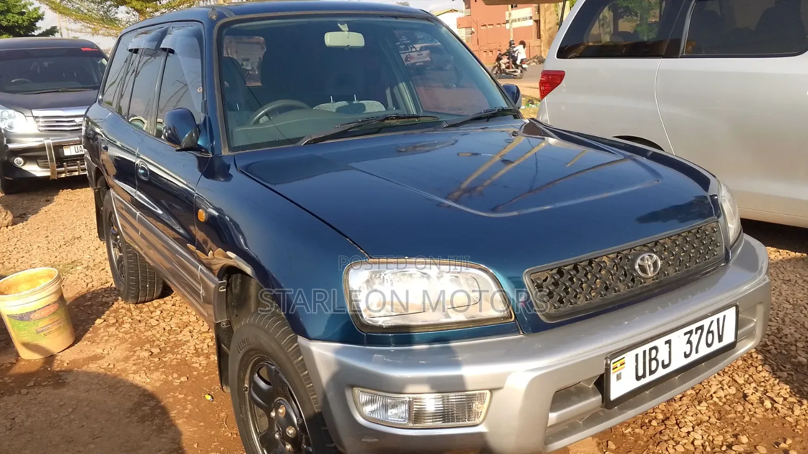 Toyota RAV4 1999 Blue
