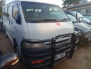 Toyota HiAce 2011 White