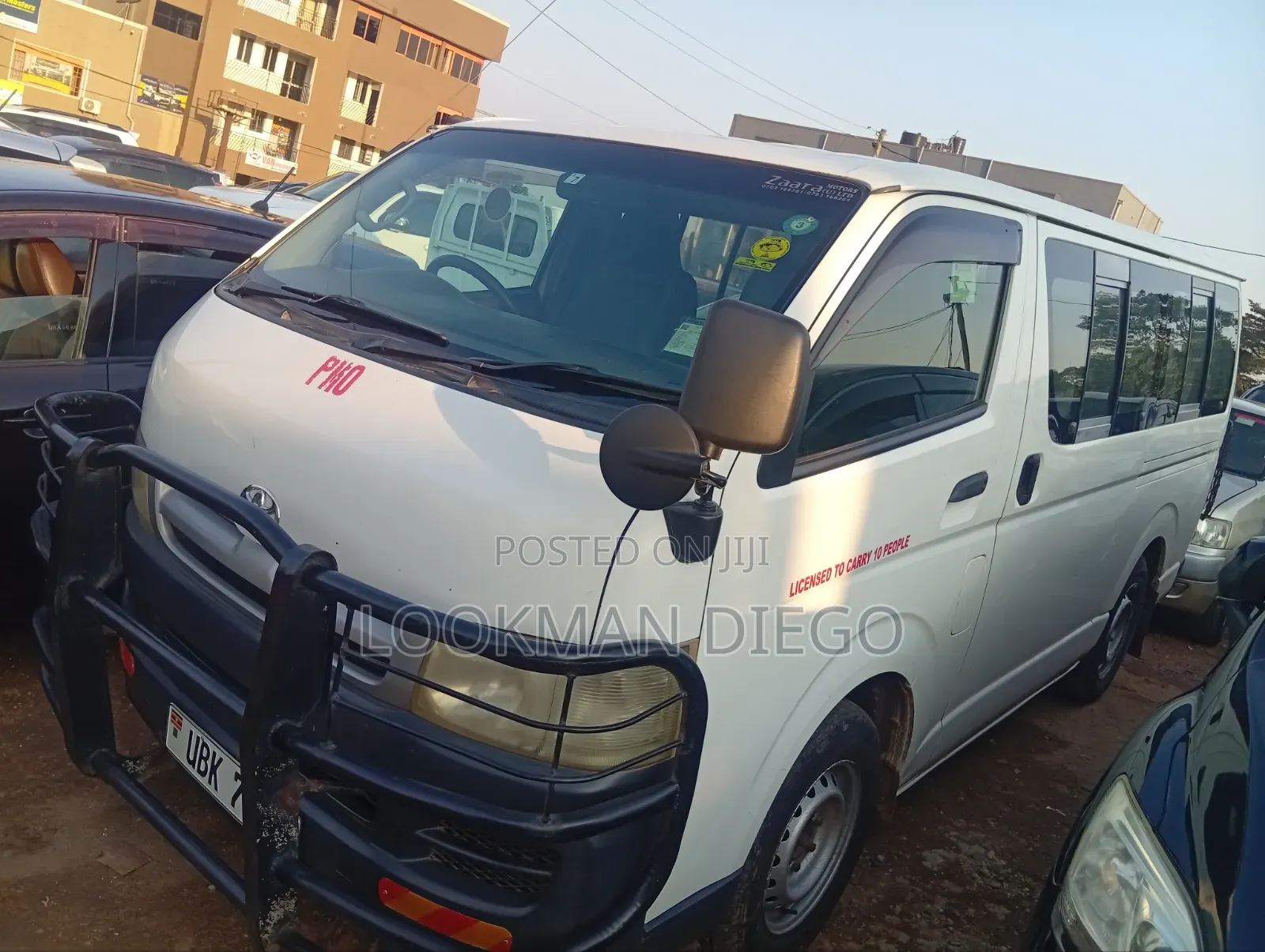 Toyota HiAce 2011 White