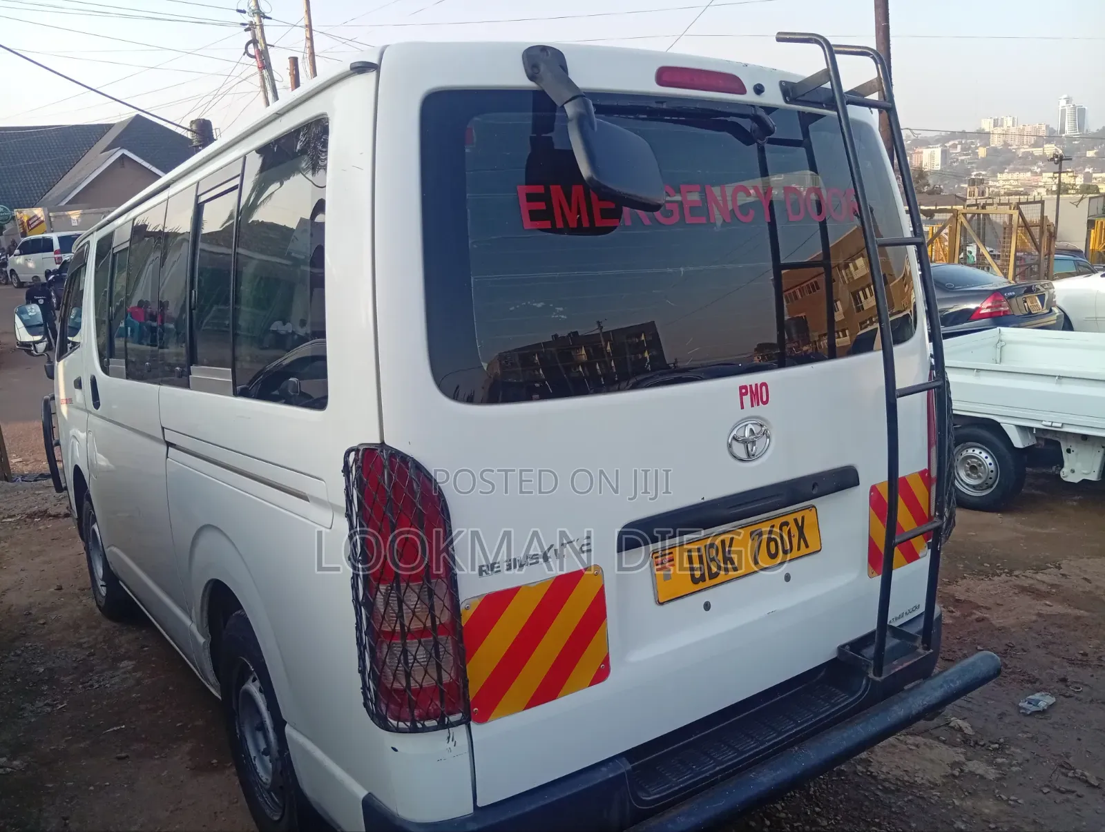 Toyota HiAce 2011 White
