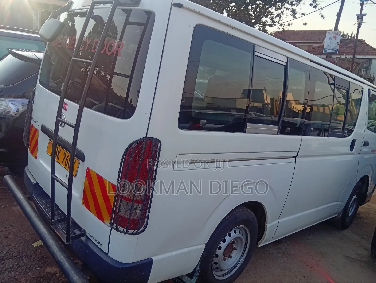 Toyota HiAce 2011 White