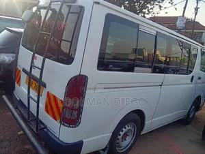 Toyota HiAce 2011 White
