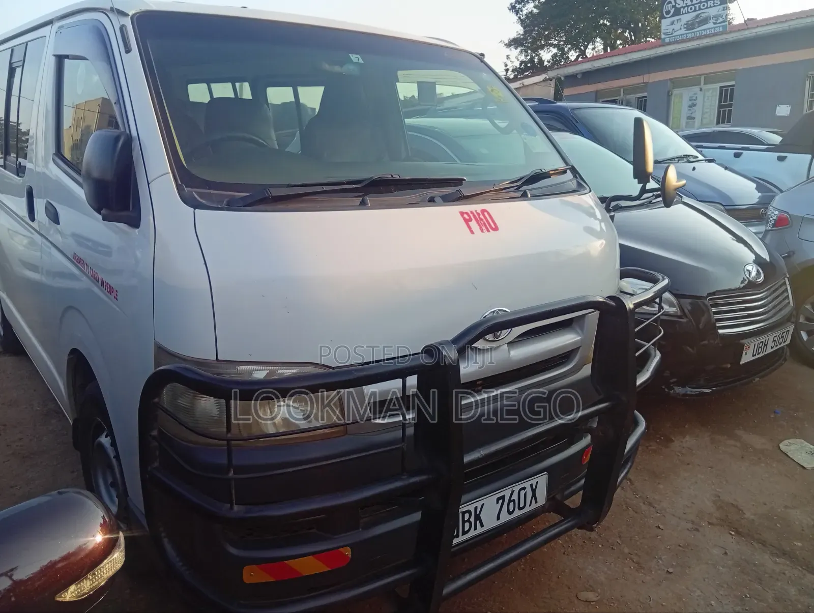 Toyota HiAce 2011 White