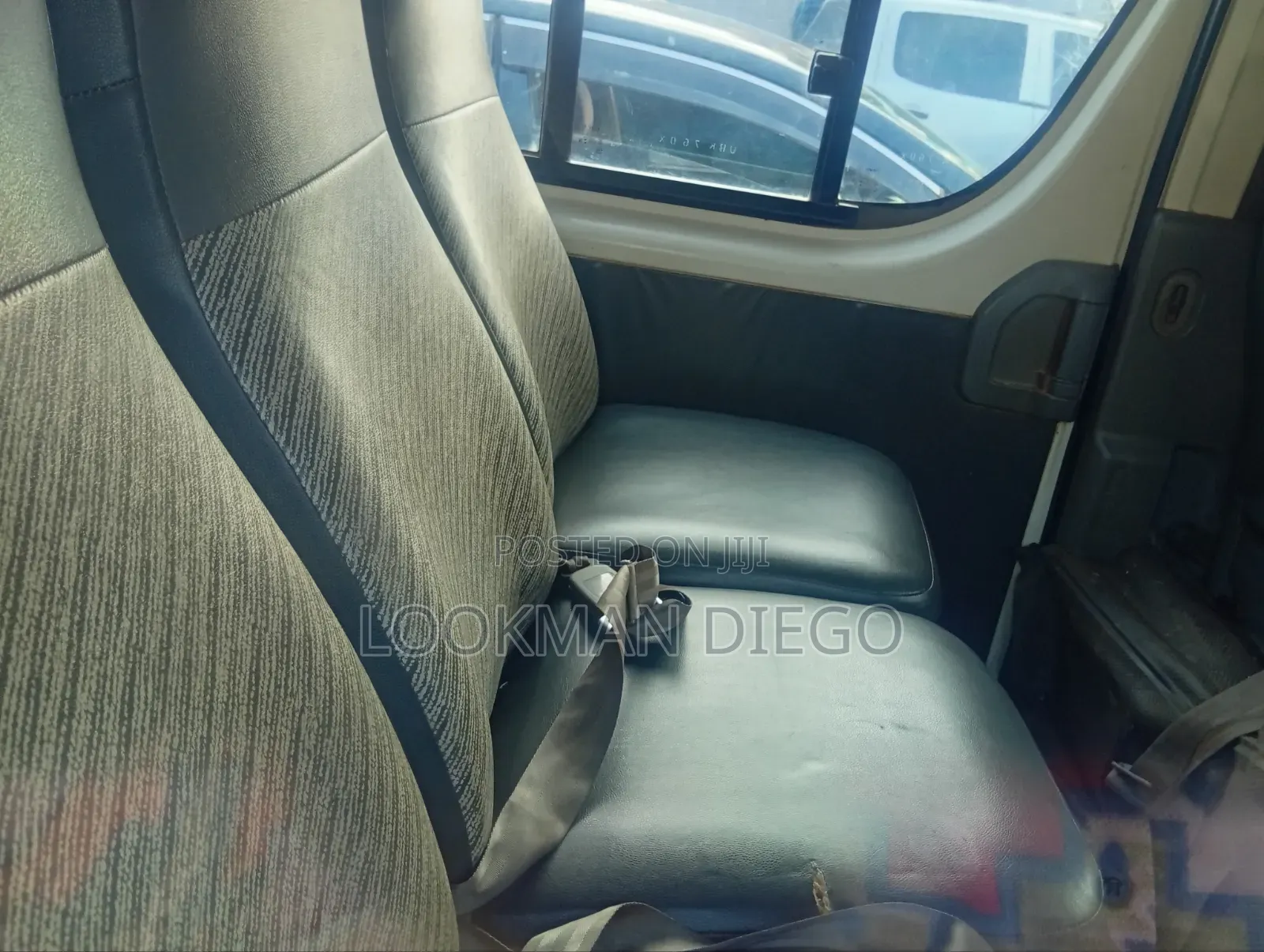 Toyota HiAce 2011 White