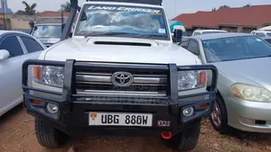Toyota Land Cruiser 2015 White