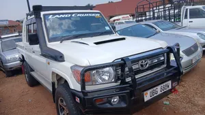 Toyota Land Cruiser 2015 White