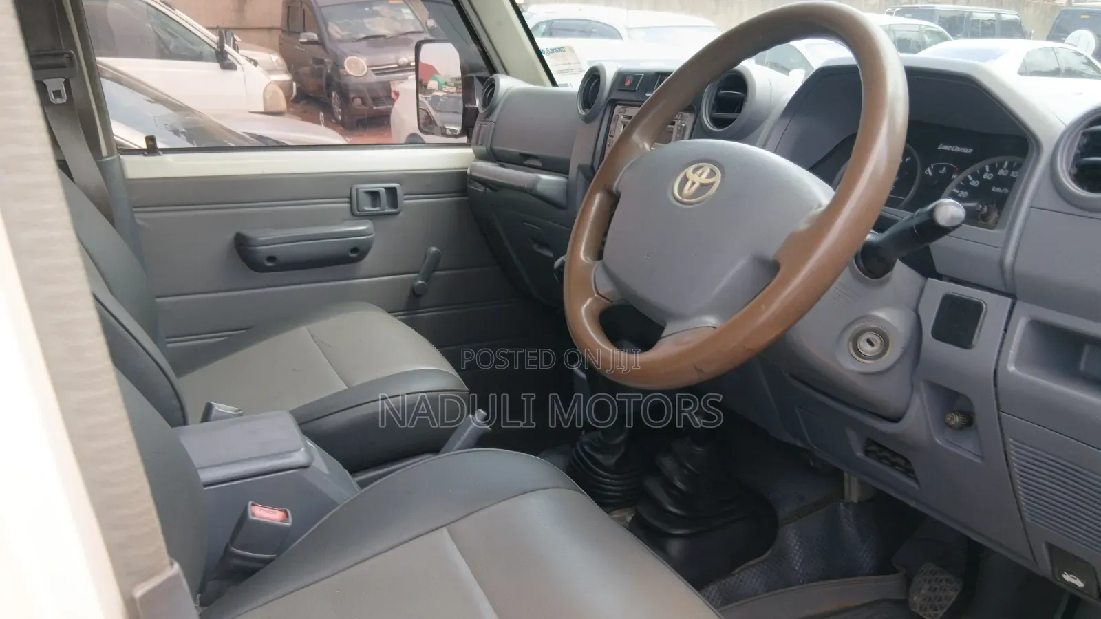 Toyota Land Cruiser 2015 White