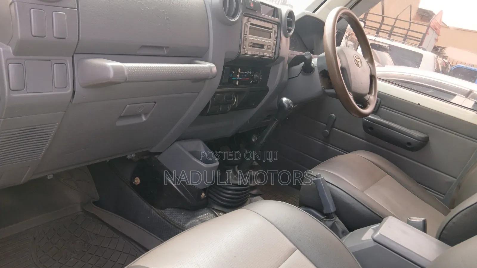 Toyota Land Cruiser 2015 White