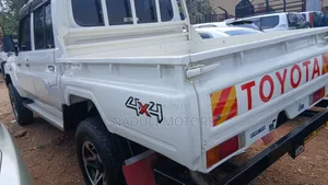 Toyota Land Cruiser 2015 White