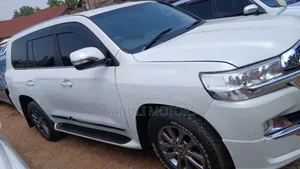 Toyota Land Cruiser Prado 2011 White