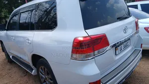 Toyota Land Cruiser Prado 2011 White