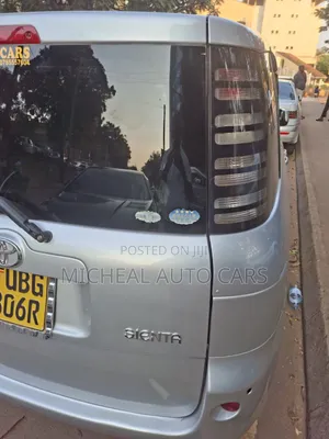 Toyota Sienta 2008 Gray