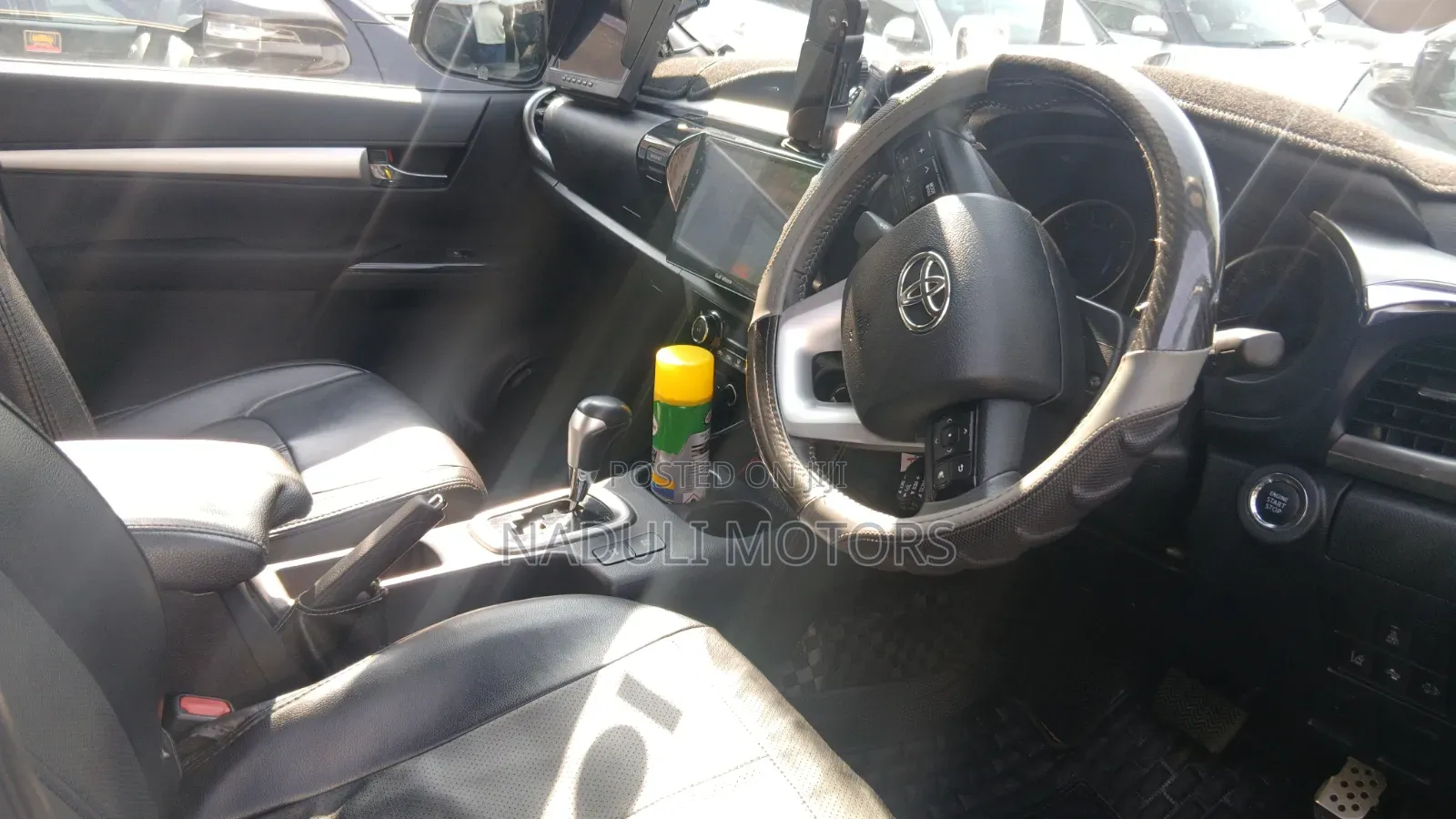 Toyota Hilux 2018 White