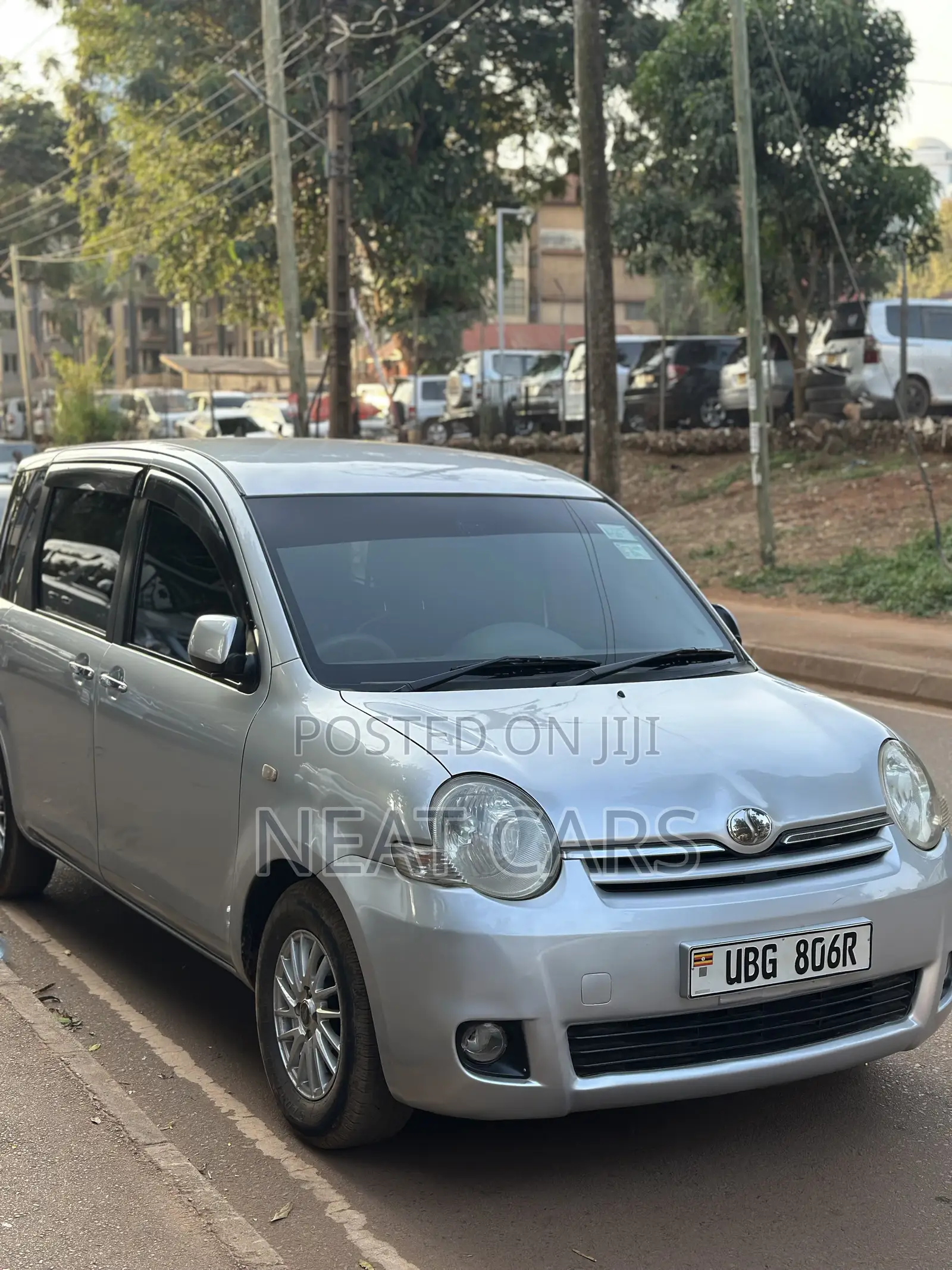 Toyota Sienta 2008 Silver