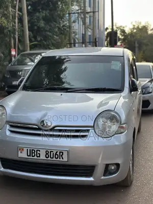 Toyota Sienta 2008 Silver