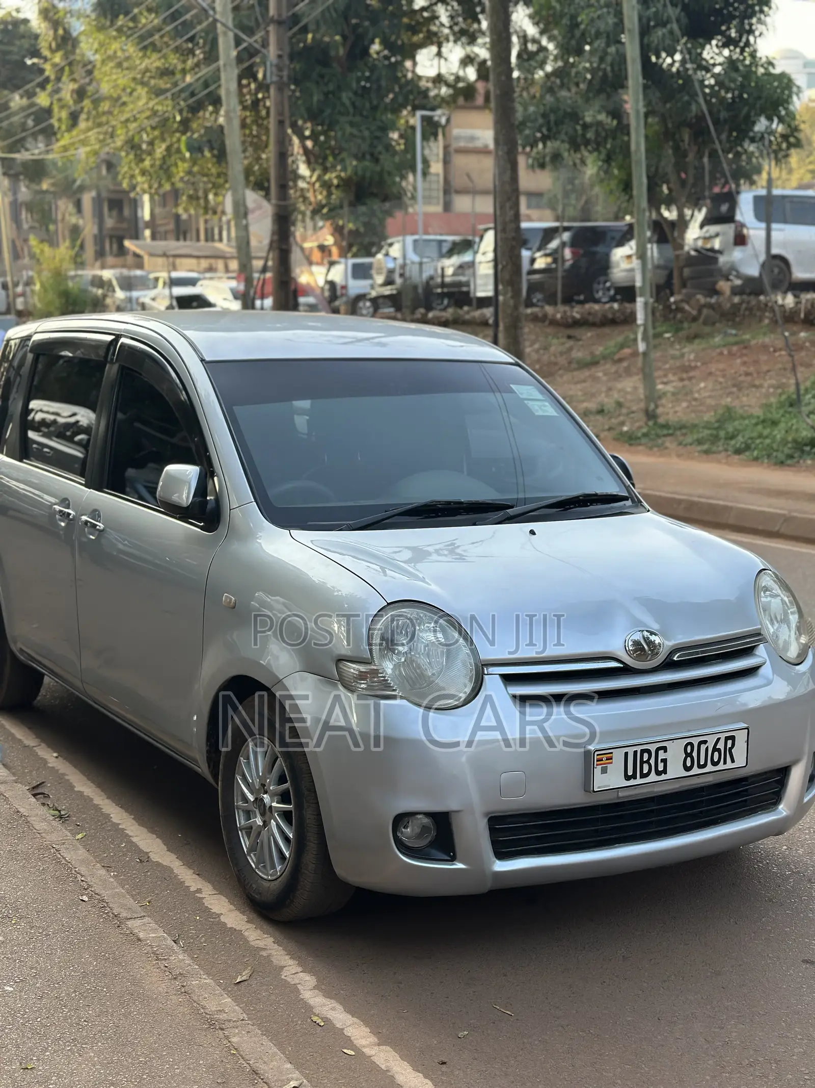 Toyota Sienta 2008 Silver