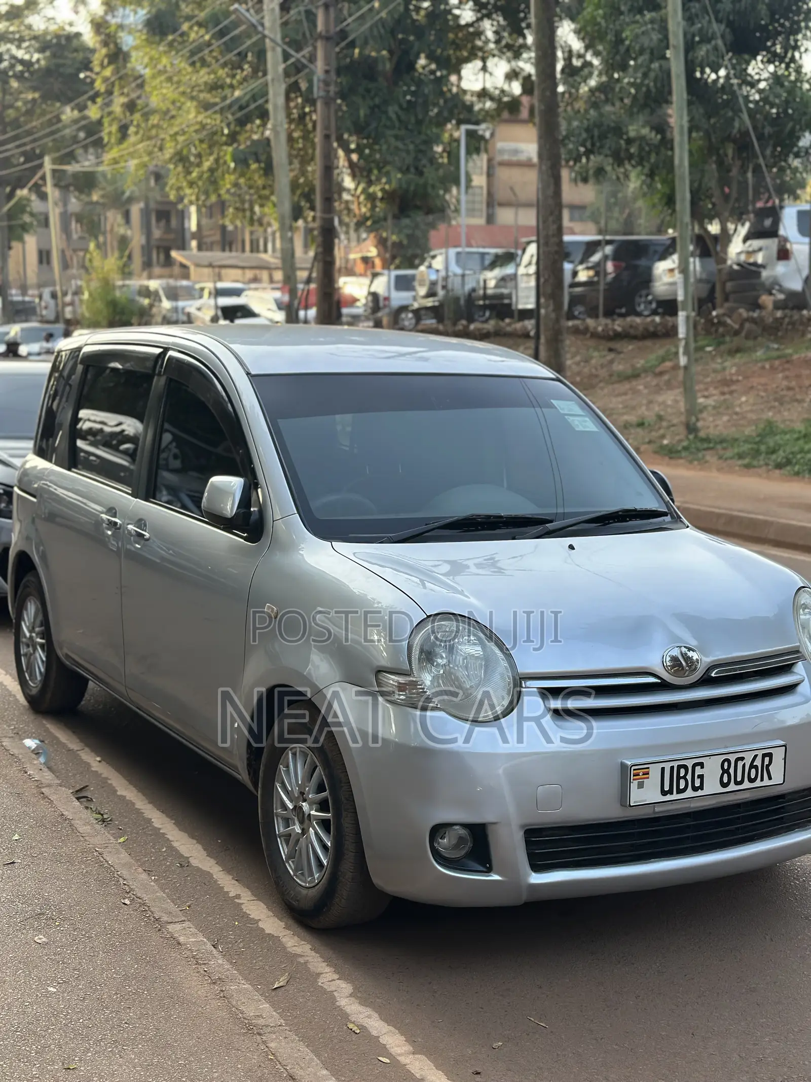 Toyota Sienta 2008 Silver