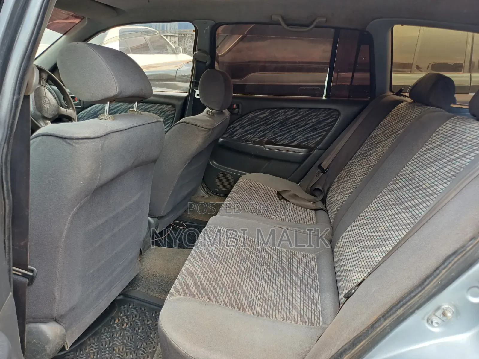 Toyota Caldina 1998 Silver