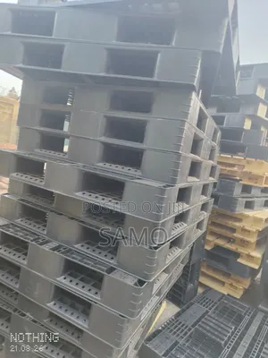 Pallets Wooden and Plastics Materials
