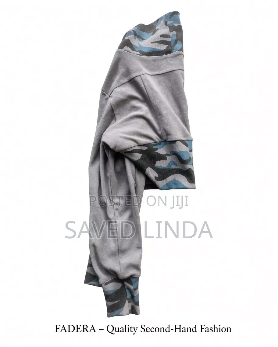 Second Hand- Camo Crop Jacket Bundle