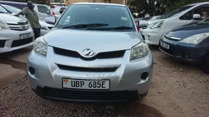 Toyota IST 2007 Silver