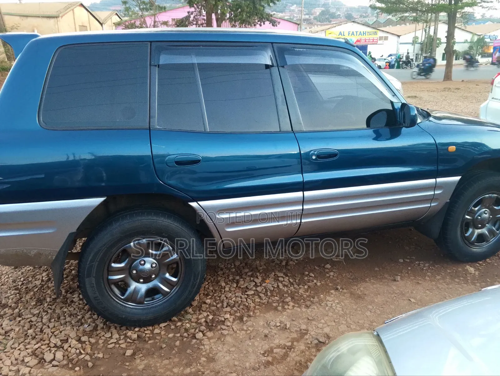 Toyota RAV4 1999 Blue