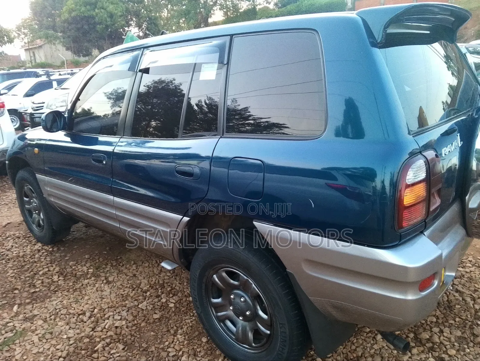 Toyota RAV4 1999 Blue