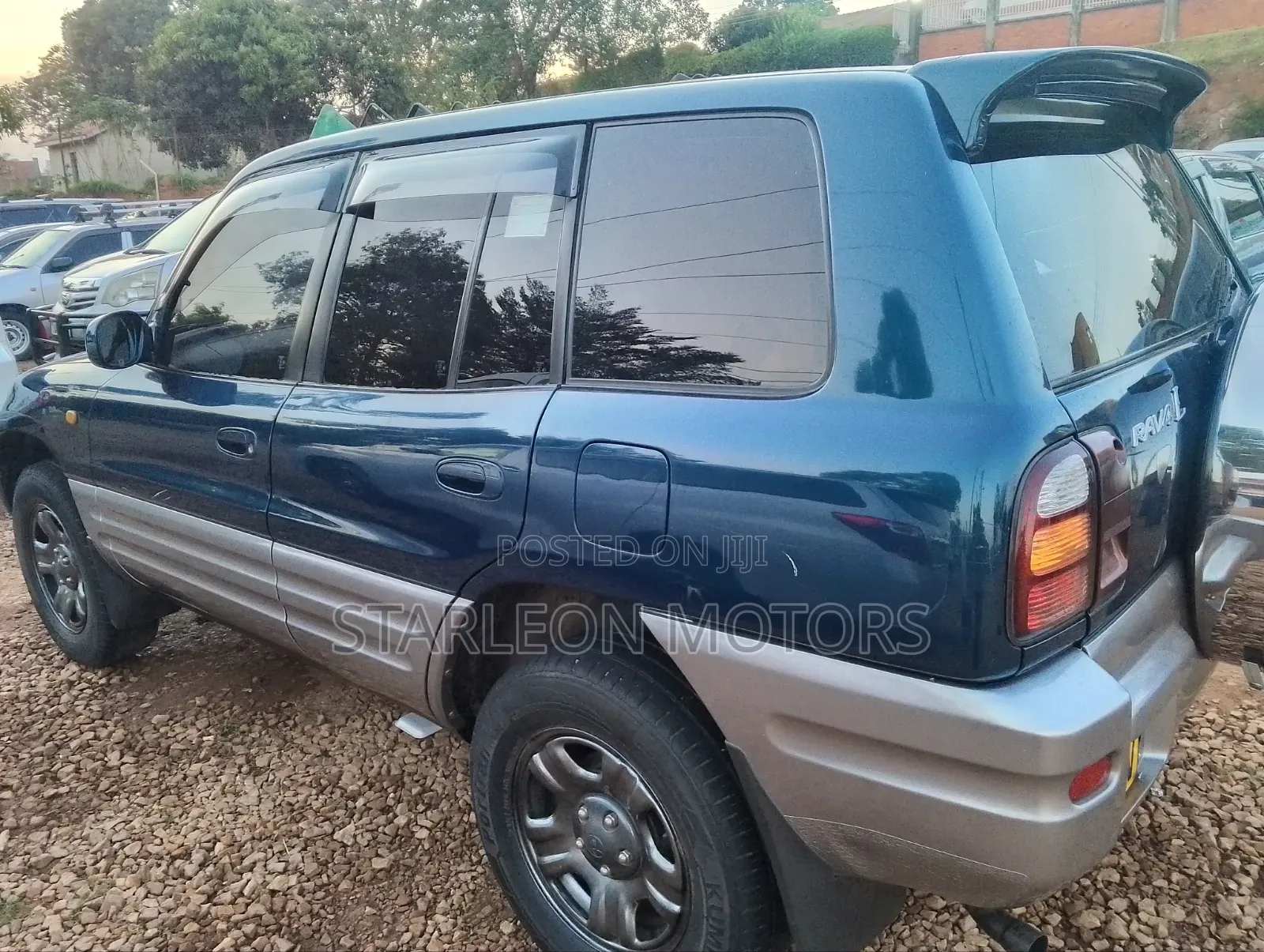 Toyota RAV4 1999 Blue