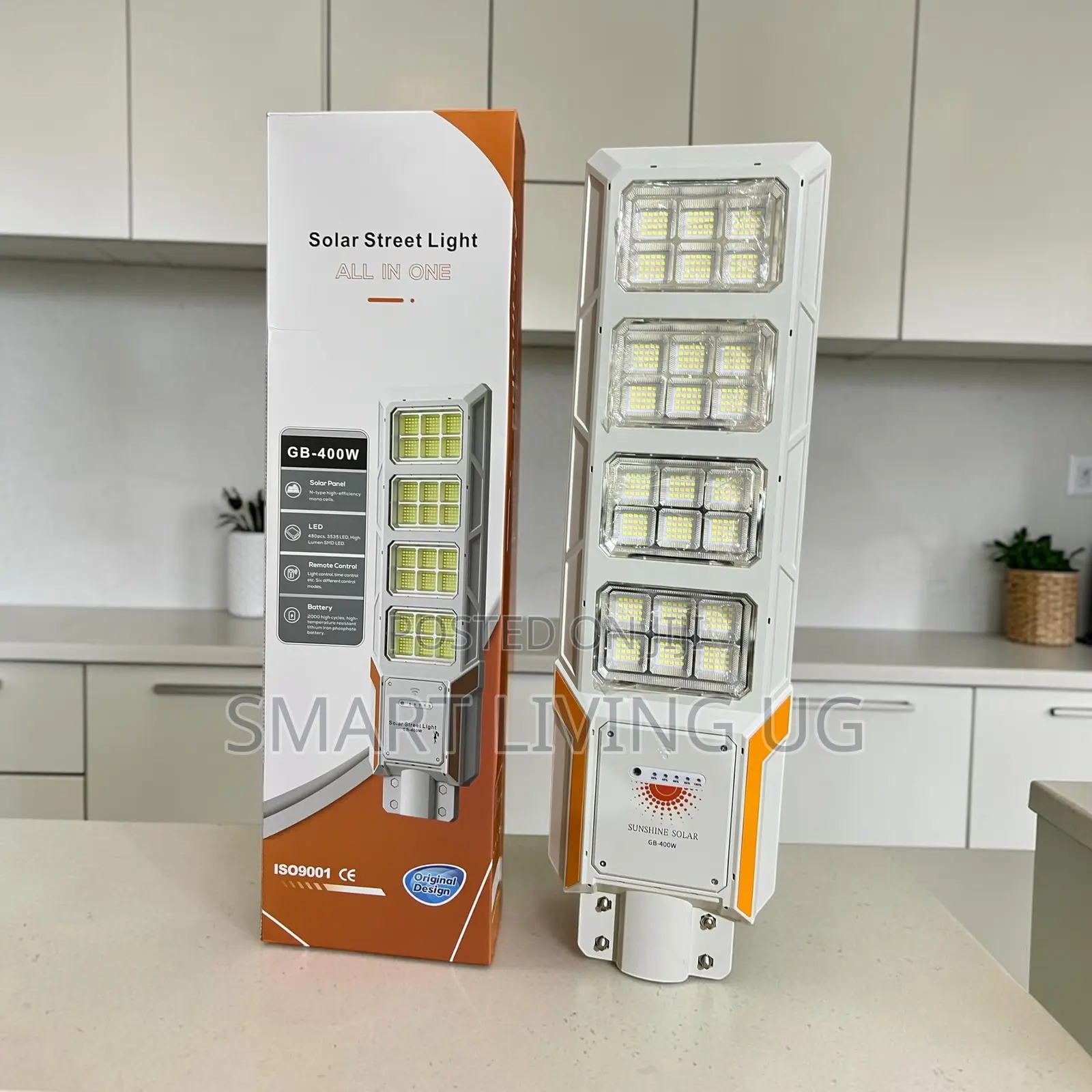 Durable and High Capacity 400w Solar Streetlight