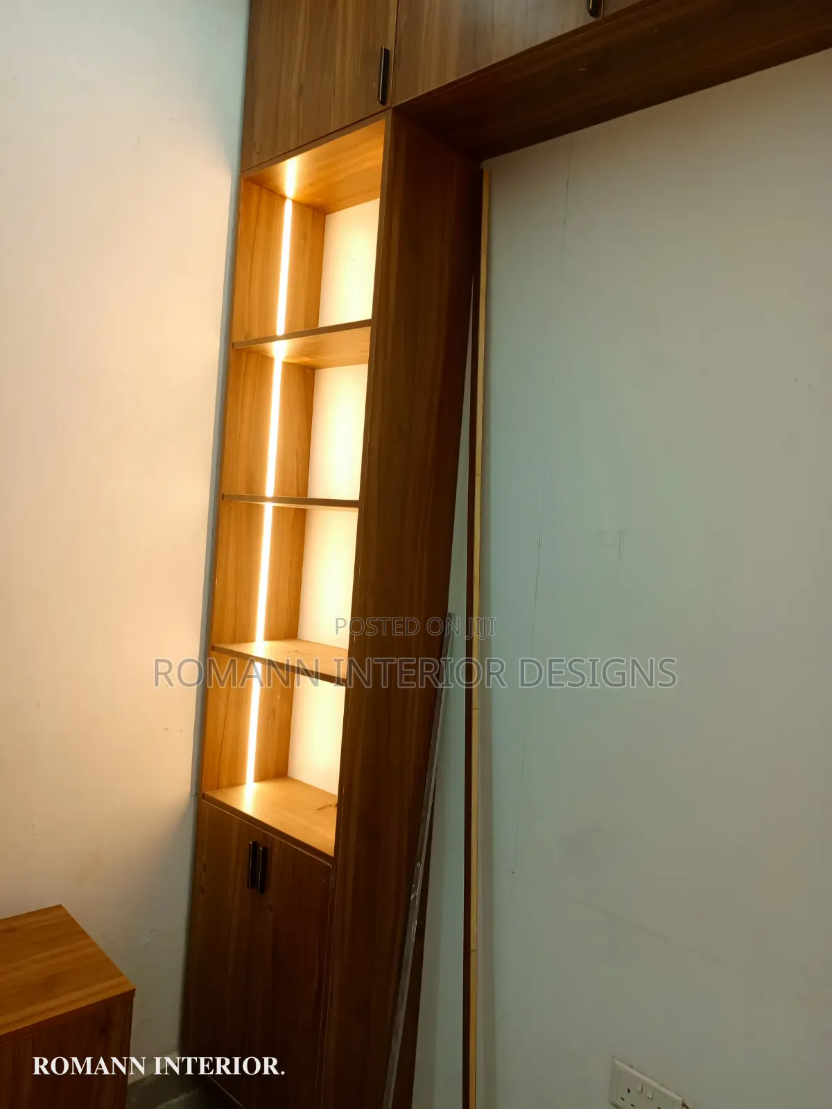 Shelves Cabinet for Boutique