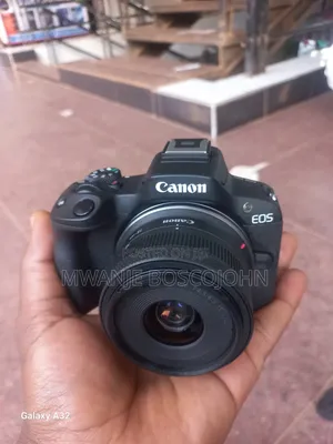 Canon EOS R50 With 18-55mm Lens