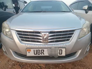 Toyota Premio 2012 Silver