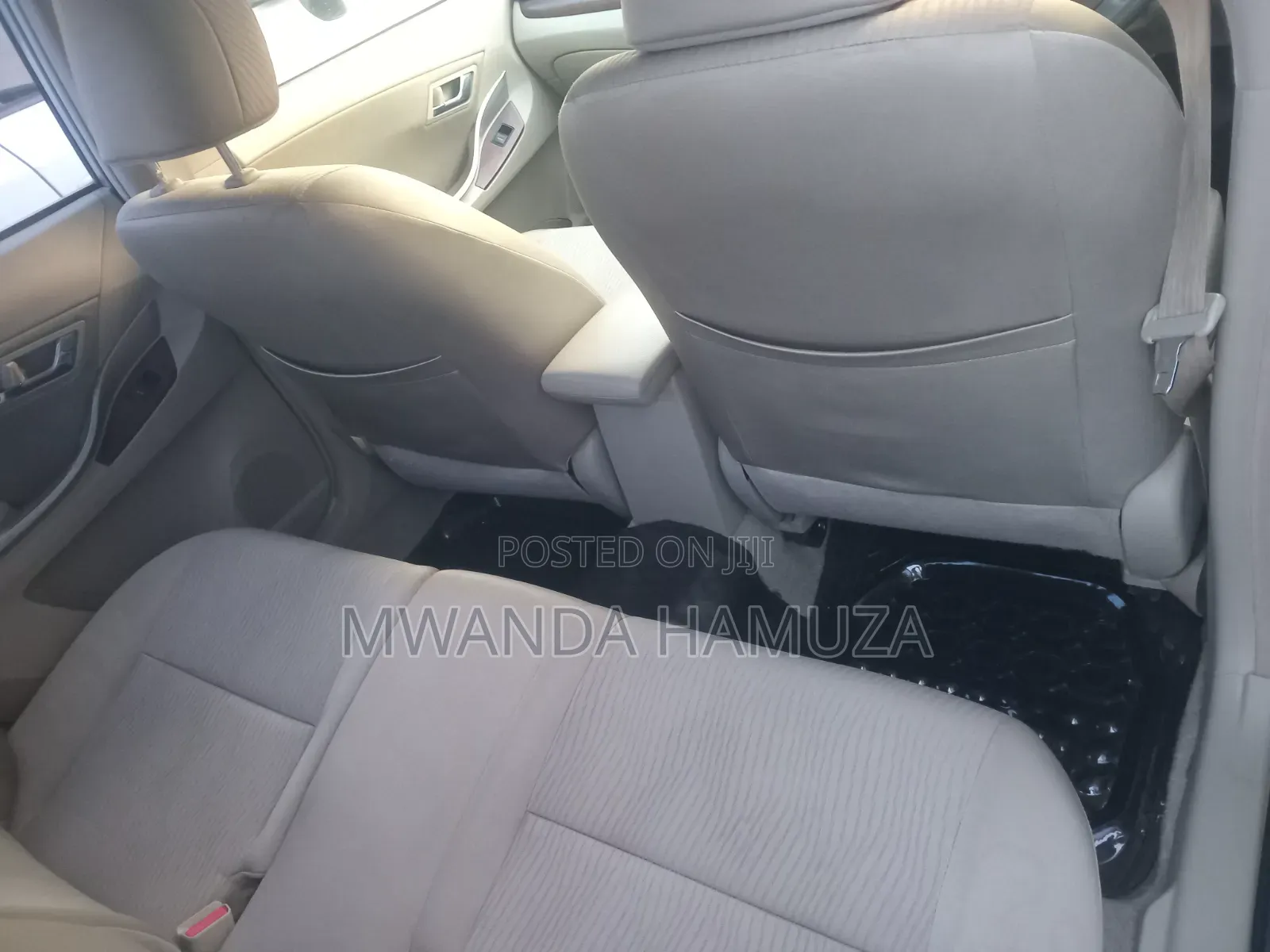 Toyota Premio 2012 Silver