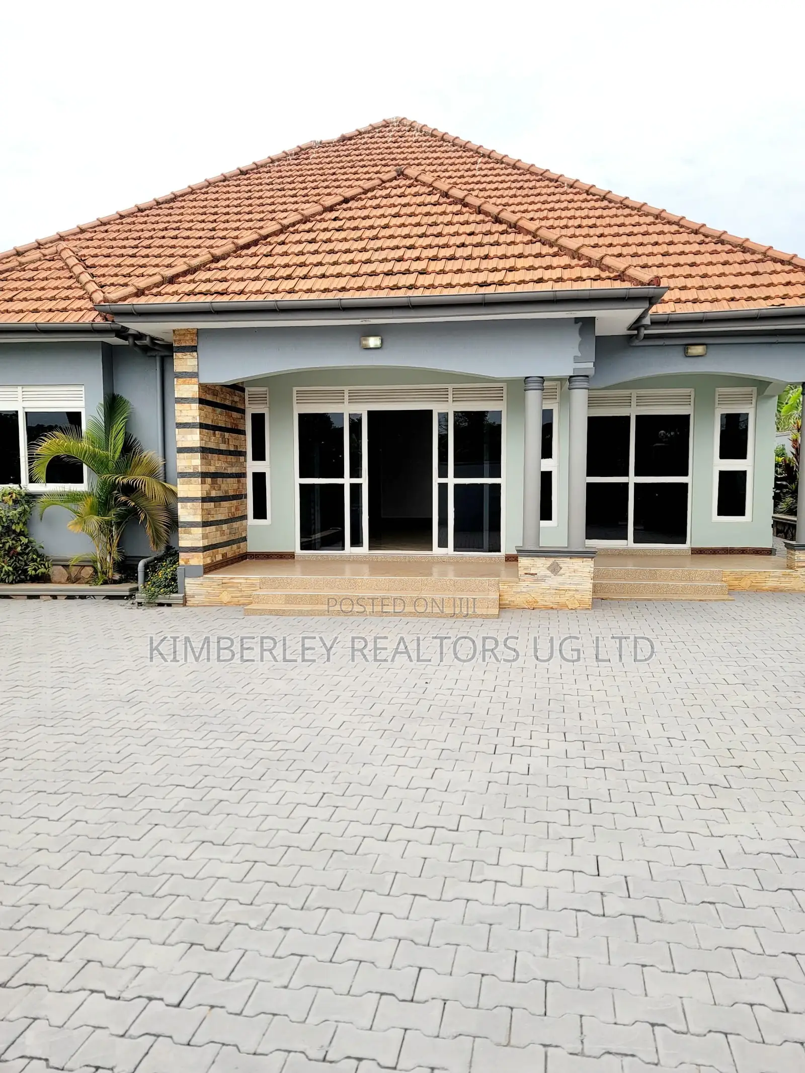 3bdrm House in Division A for sale