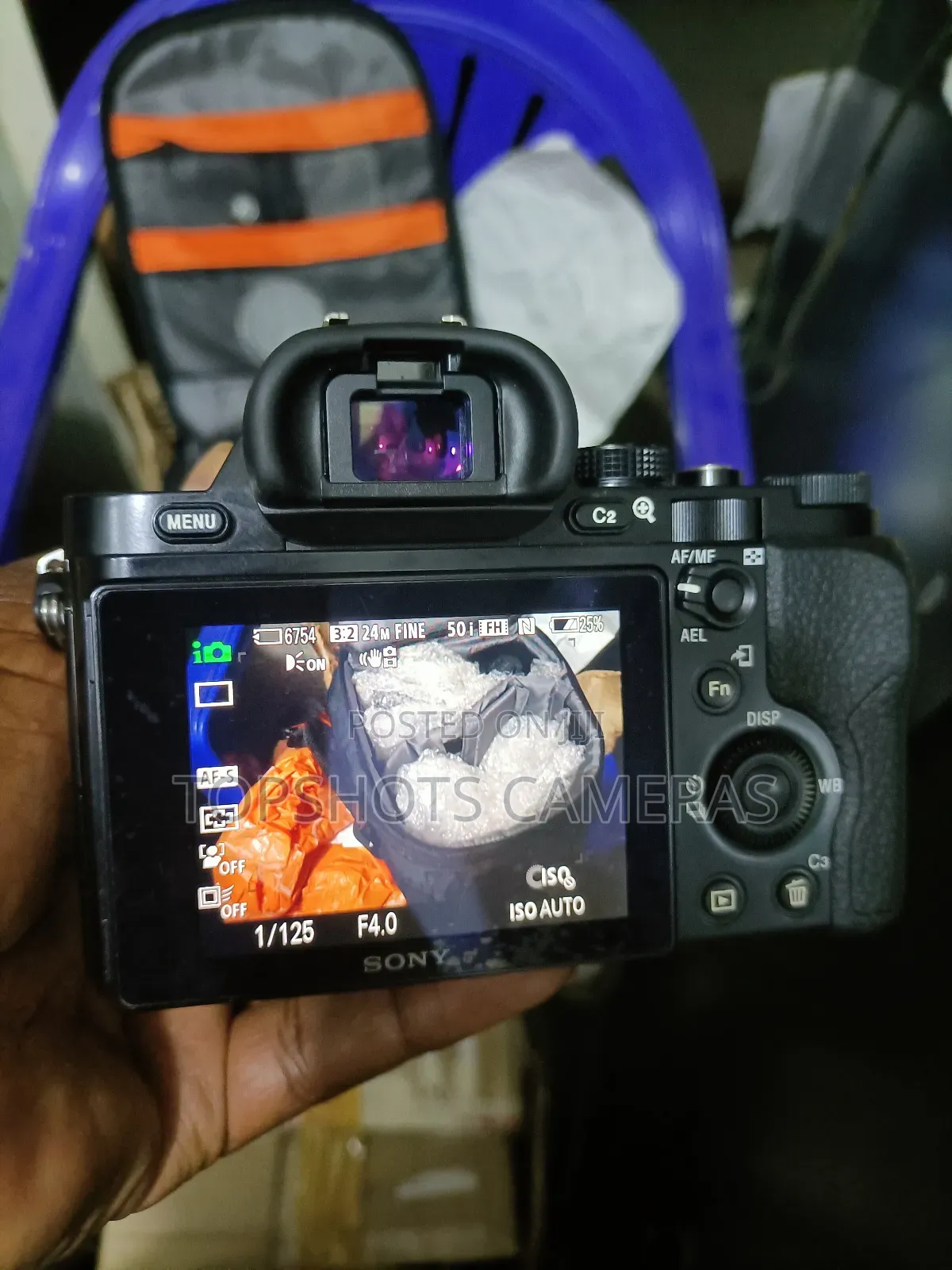 Sony Apha 7 + Sony FE 28-70mm Lens