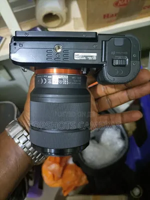 Sony Apha 7 + Sony FE 28-70mm Lens