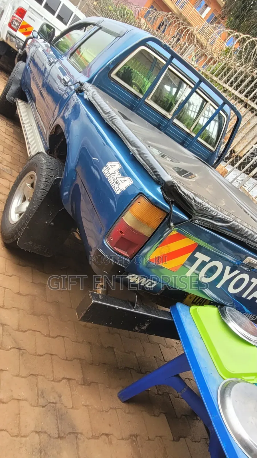 Toyota Hilux 1996 Blue