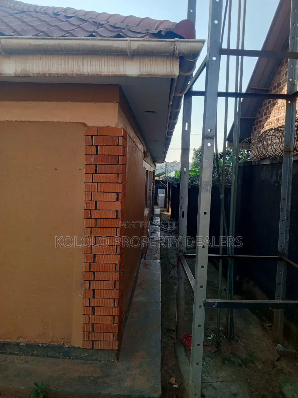 4bdrm Bungalow in Bweyogere, Central Division for rent