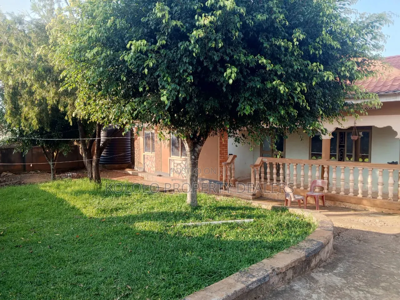 4bdrm Bungalow in Bweyogere, Central Division for rent