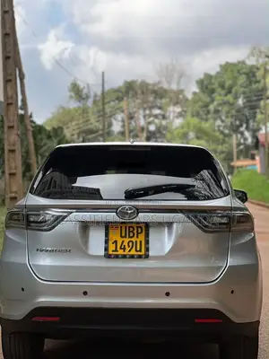 Toyota Harrier 2.0 2016 Silver