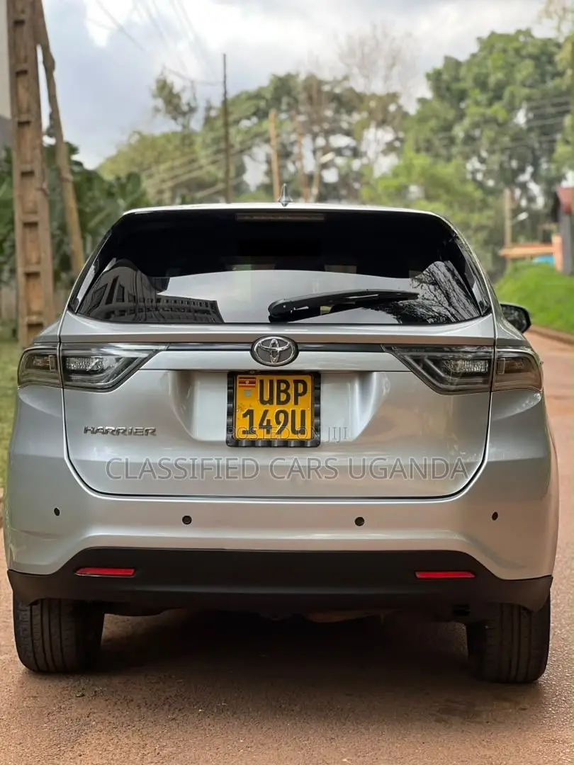 Toyota Harrier 2.0 2016 Silver
