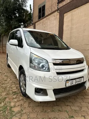 Toyota Noah 2011 White