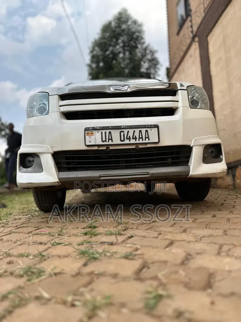 Toyota Noah 2011 White