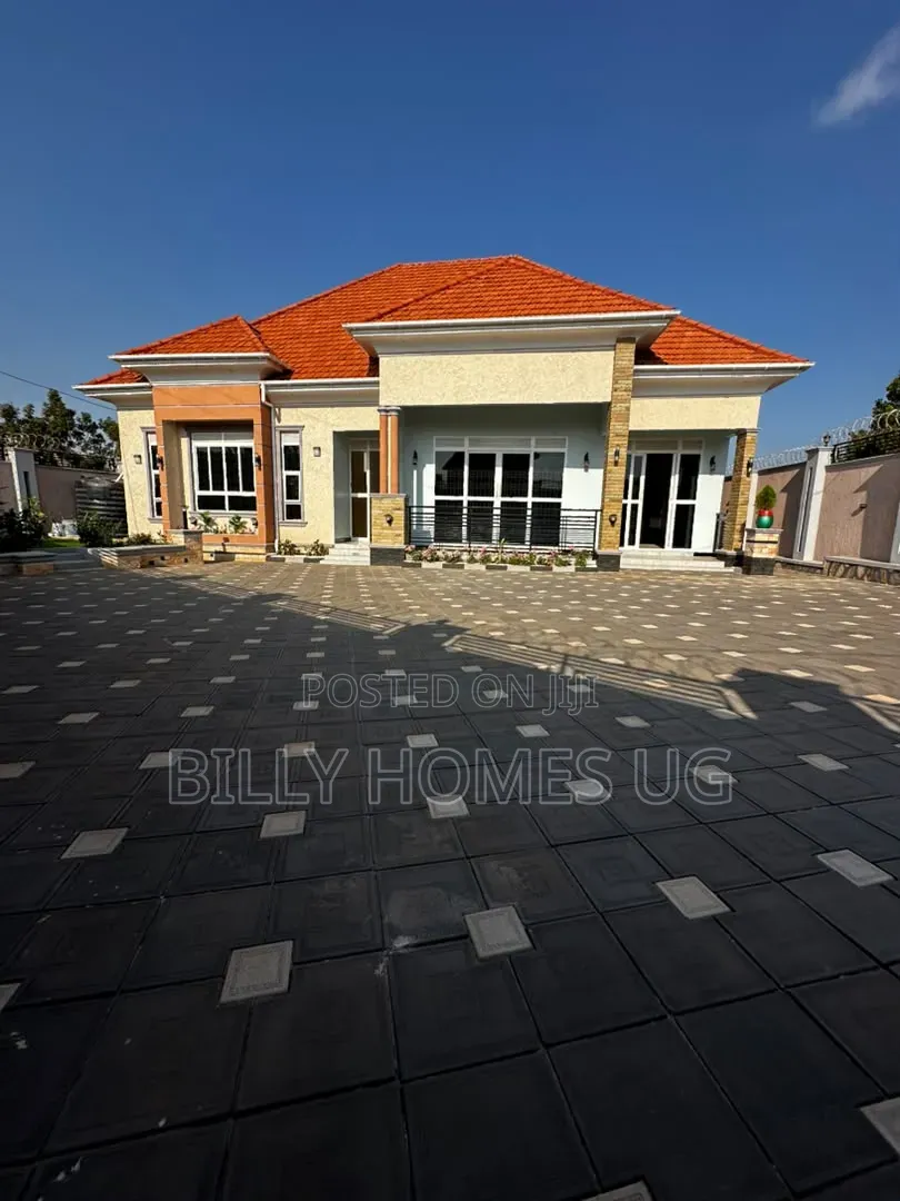 4bdrm Bungalow in Ssisa for sale