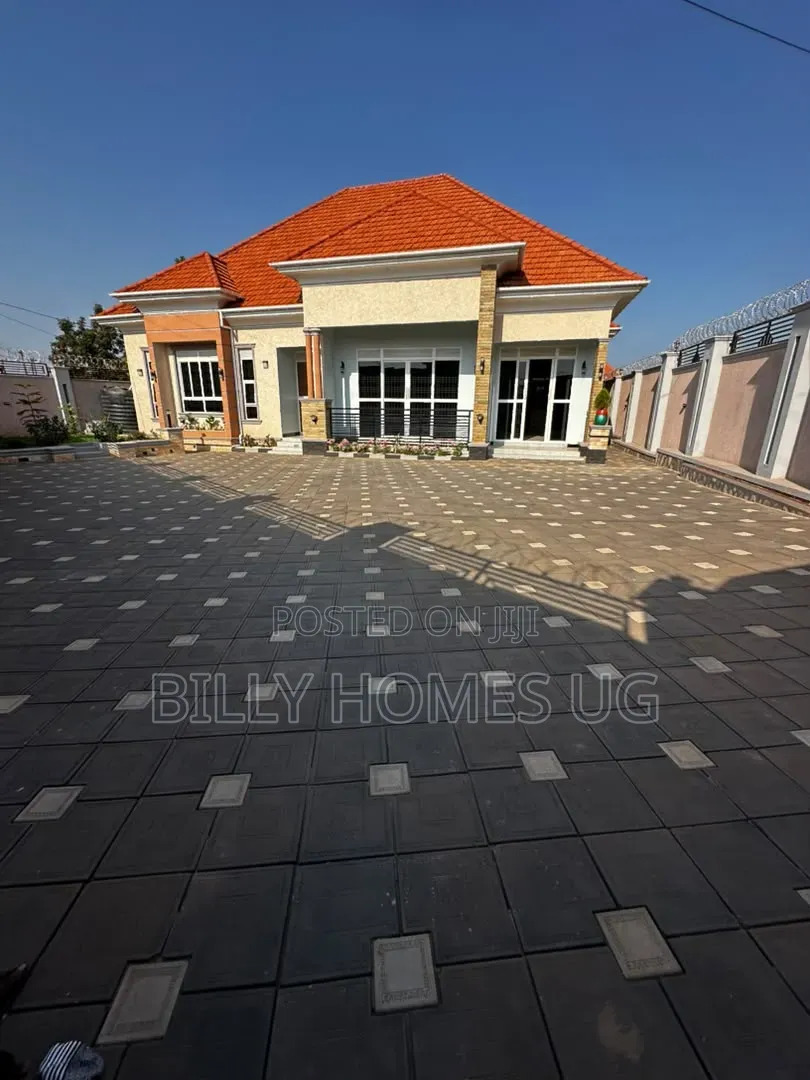 4bdrm Bungalow in Ssisa for sale