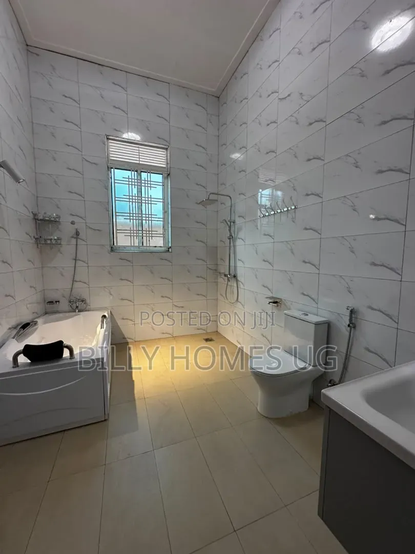 4bdrm Bungalow in Ssisa for sale