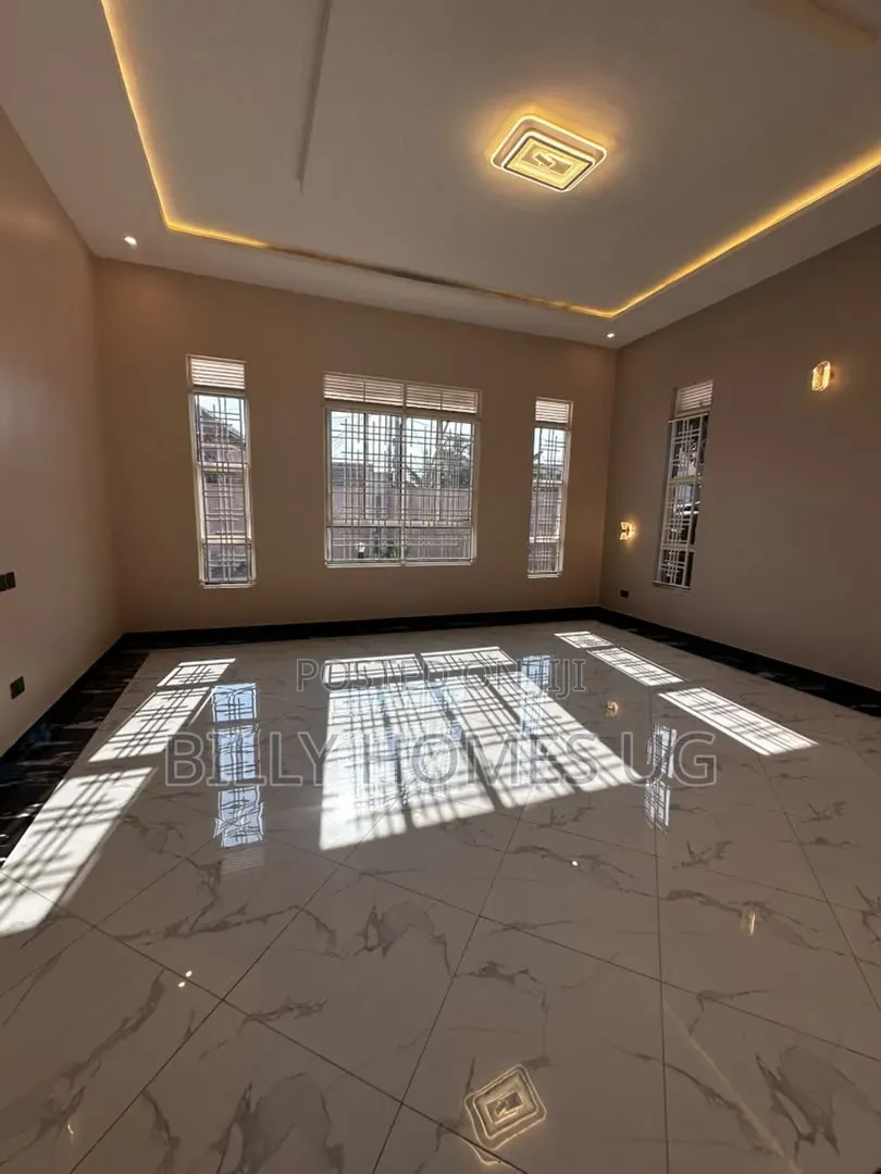4bdrm Bungalow in Ssisa for sale