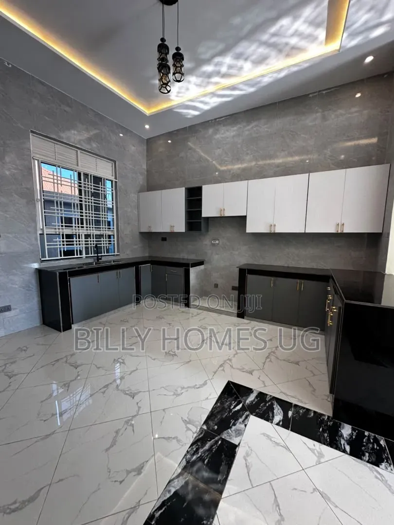 4bdrm Bungalow in Ssisa for sale