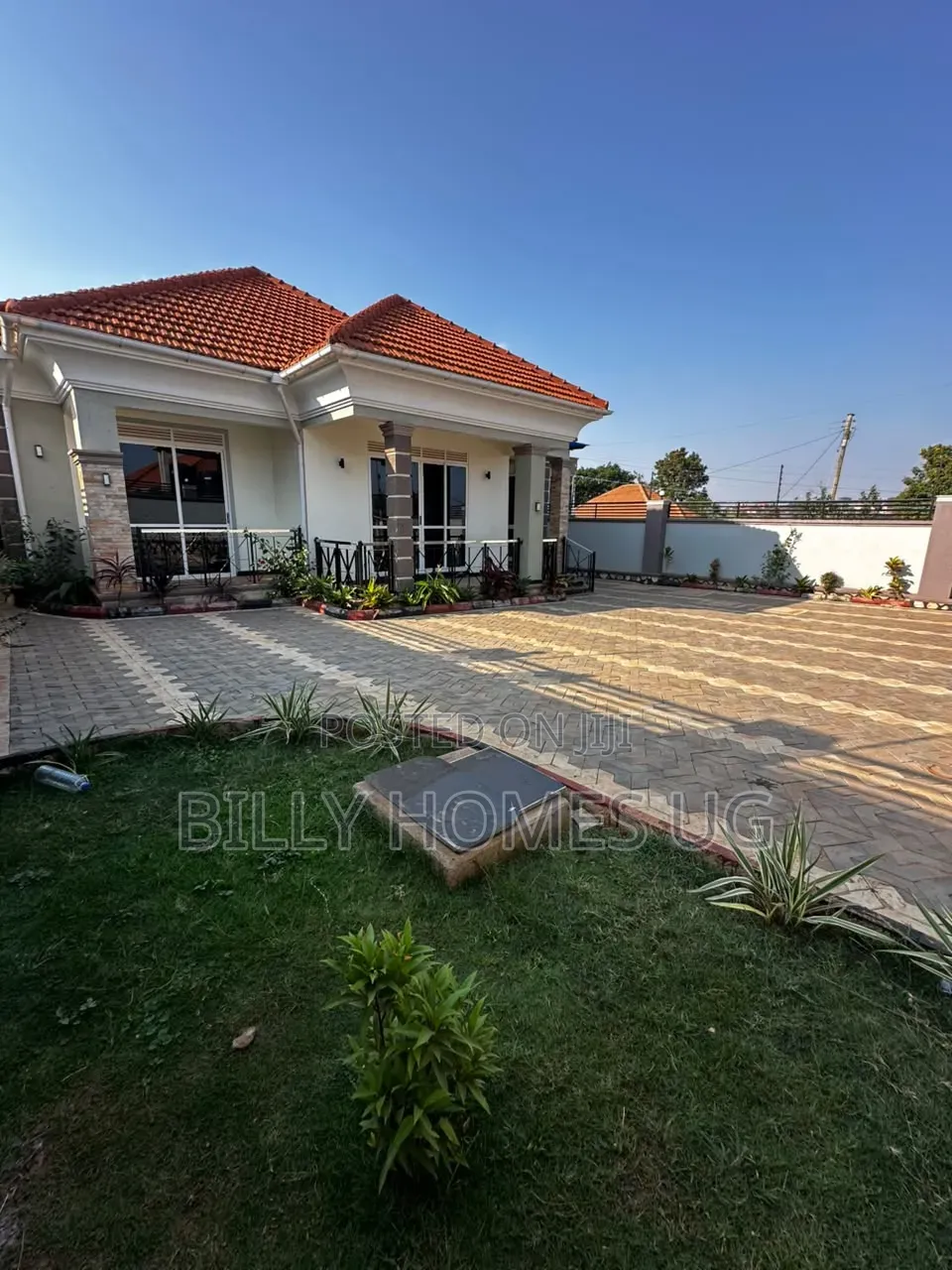 4bdrm Bungalow in Ssisa for sale