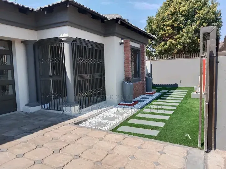 Compound Experts and Landscaping Services